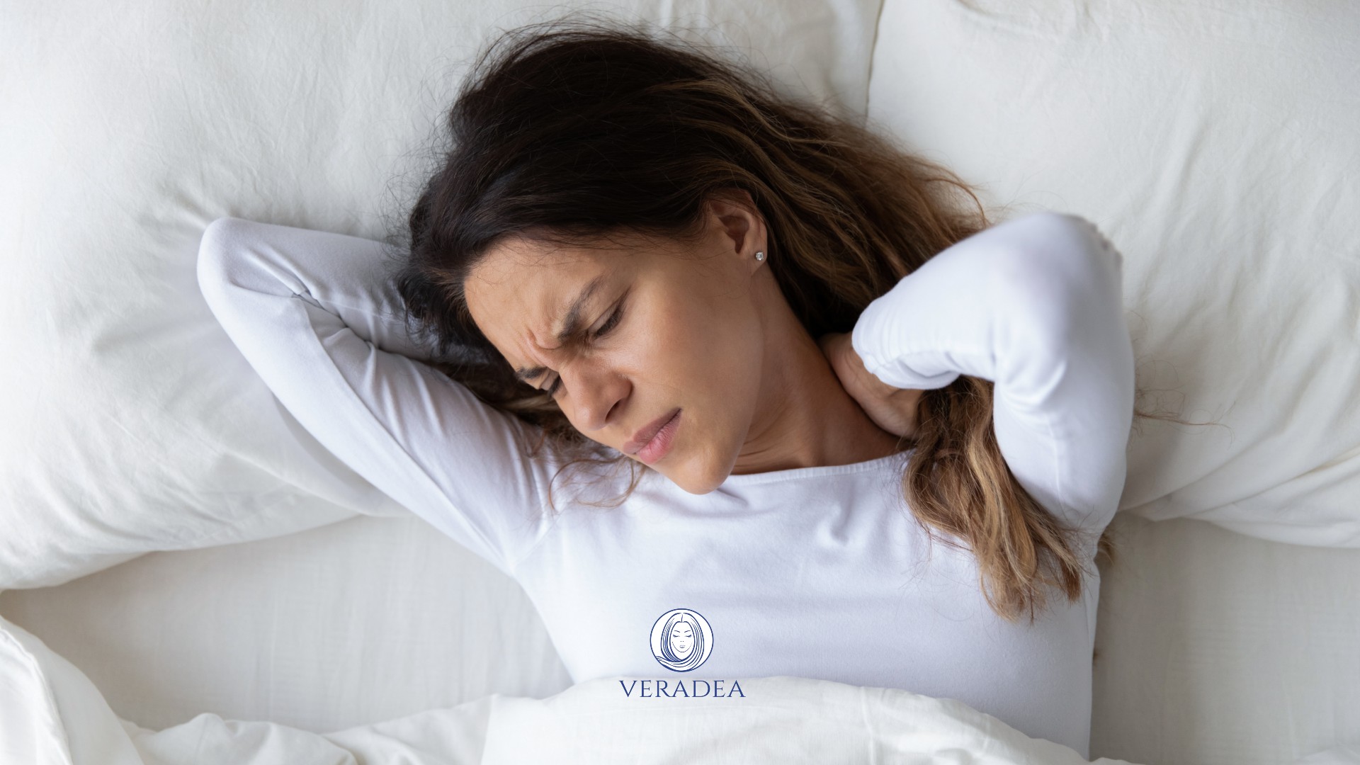 Dormire con due cuscini fa bene o male alla cervicale?